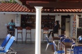 Het barretje bij het zwembad