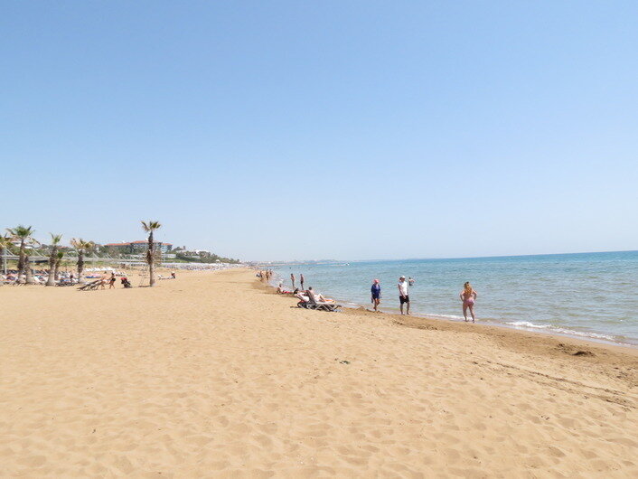 prachtig zandstrand met fijne zand