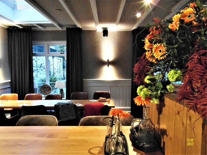 Het restaurant , het was er nog stil .