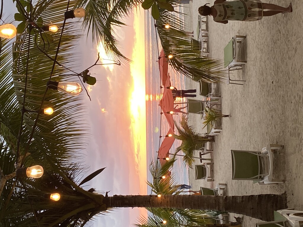 Zonsondergang gezien vanaf de hotel bar